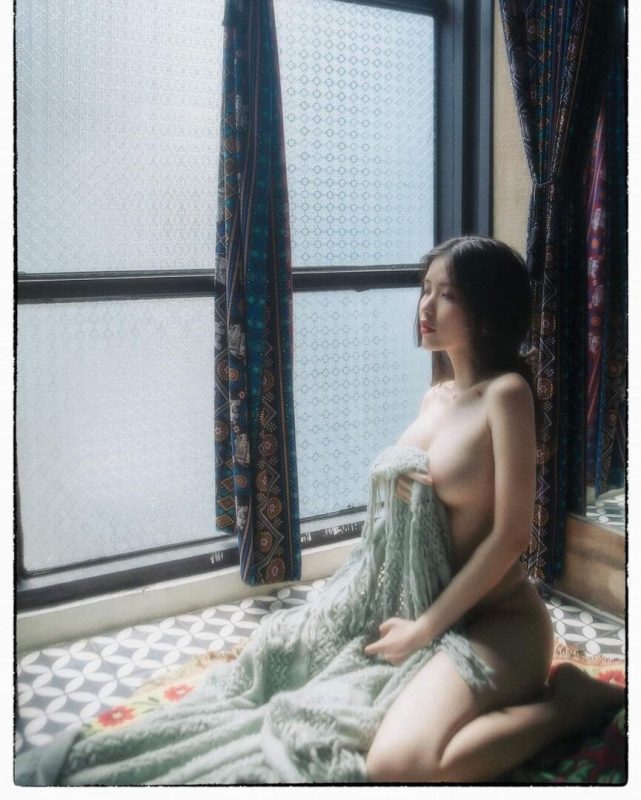 Hoàng Nam Linh Chi – Phơi Da Và “Show Sản Phẩm” – Sở Thích 10 Hoàng Nam Linh Chi.1