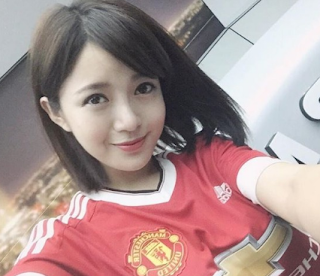 Scandal với Từ Minh Mụ. Facebook Tú Lin đăng ảnh nóng MV của Mu? Vụ bê bối Tư Mẫn Mu là ai? Facebook Tú Lin đăng ảnh nóng MV của Mu?