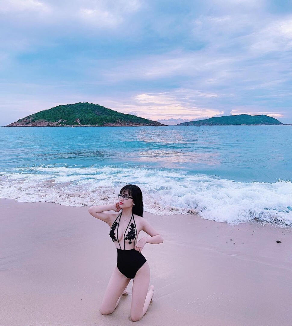 Hot girl Mi Nguyễn - khoe ngực đầy đặn Mỹ Nguyễn 1