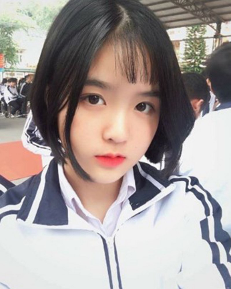 Album đầy đủ hình ảnh gái xinh đẹp nhất, nhìn 13 không chán Nữ sinh với mái tóc ngắn và đôi môi cong thu hút mọi ánh nhìn