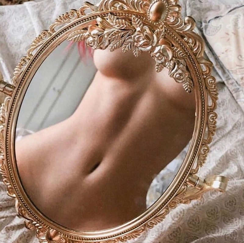 Ngắm Lê Bông trong ảnh khoe mông, ngực 2 Lê Bông.2 1