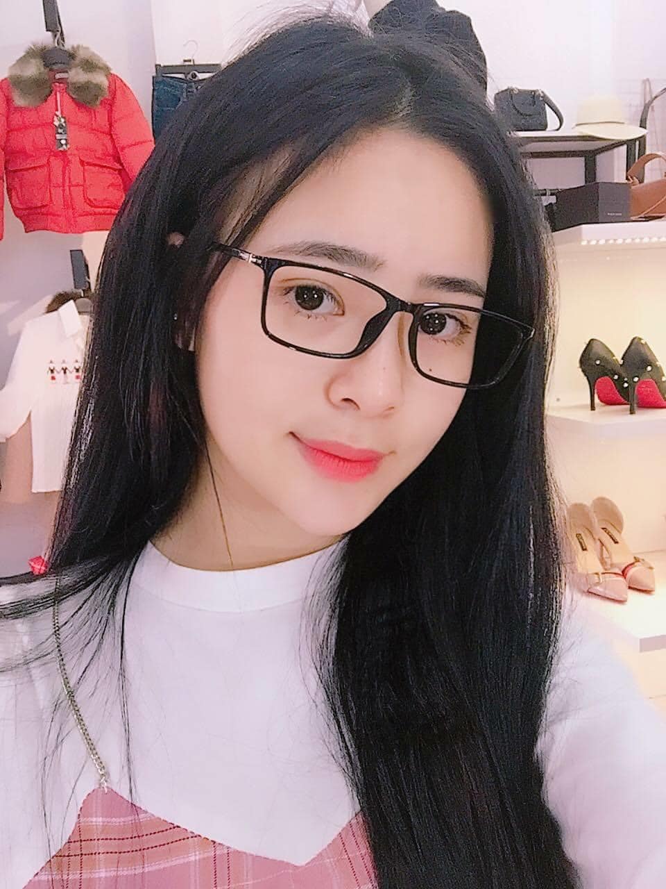Hình ảnh những cô gái tóc dài cool ngầu cá tính