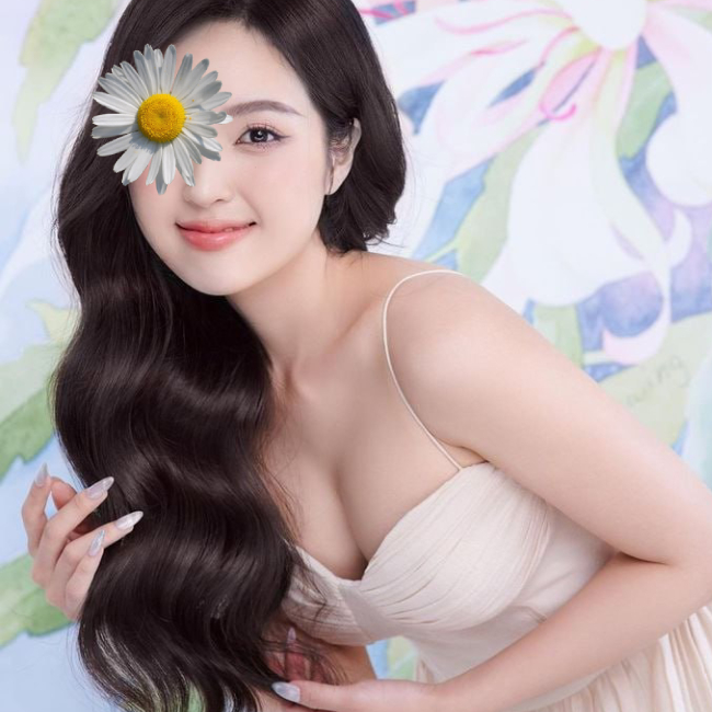 Thảo Như là người đẹp đi du lịch 3 lần đều đặn. Thảo Như là người đẹp đi du lịch 3 lần đều đặn.