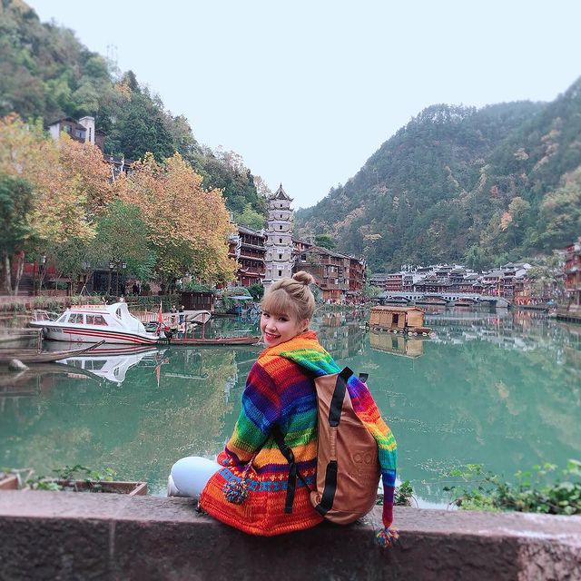 Nhìn hình ảnh xinh đẹp của ca sĩ Hội Mi là thấy yêu rồi.