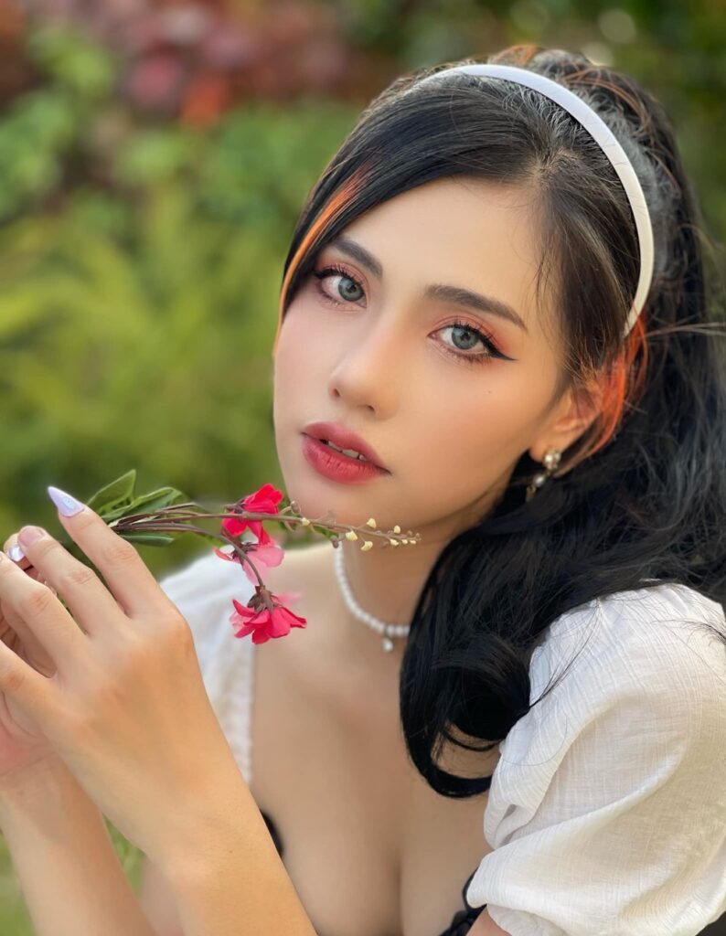 Medusa Medusa là hot girl nổi tiếng sau clip hẹn hò nổi tiếng 1 Chăm Sữa.6