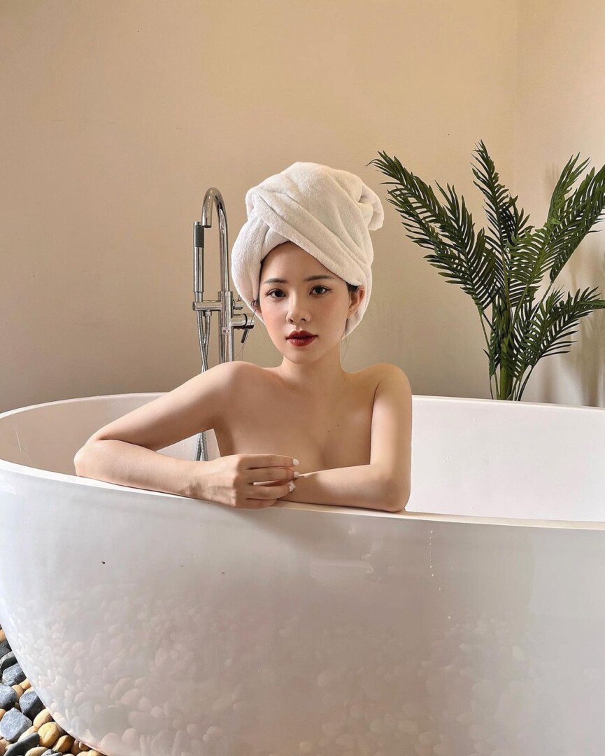 Võ Phương Linh và vẻ đầy đặn của “bộ ngực” nhô ra mạnh mẽ, một “liều doping” cực mạnh 1 Võ Phương Linh.2